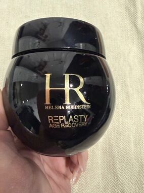 Re-Plasty Age Recovery Facial Moisturizer - Black